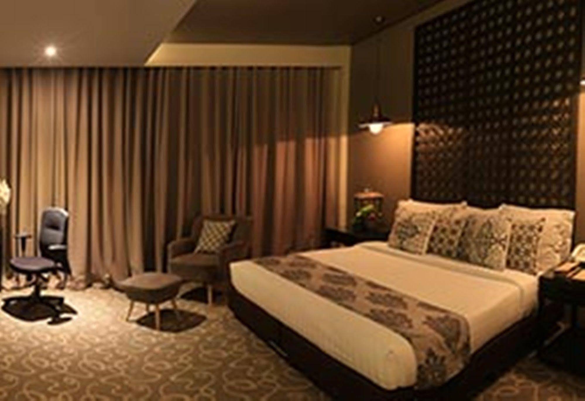 The Oriental Leyte Hotel Palo Kültér fotó